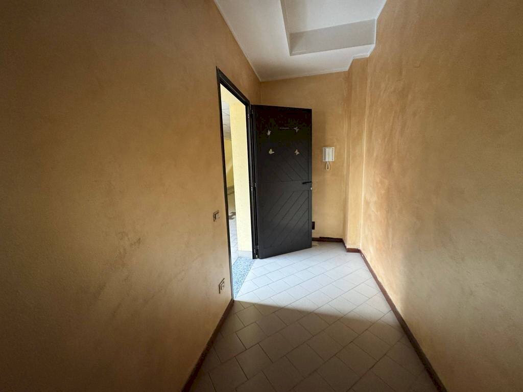 Stanza non arredata - Office via Ludovico Ariosto, 10, Monza - photo 3