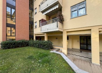 Facciata - Office via Ludovico Ariosto, 10, Monza - photo 1