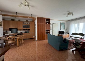 Salone - Trilocale via Gianluigi Banfi, 4, Milano - foto 8