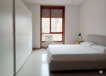 Camera da letto - Three-room apartment largo Carlo Esterle, 4, Monza - photo 9