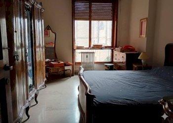 Camera da letto - Three-room apartment largo Carlo Esterle, 4, Monza - photo 10