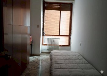 Camera da letto - Three-room apartment largo Carlo Esterle, 4, Monza - photo 14