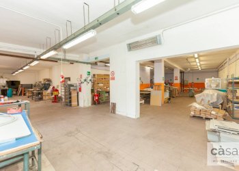 Foto 1 - Capannone Viale Valganna
 
240, Varese - foto 1