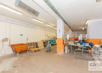 Foto 3 - Capannone Viale Valganna
 
240, Varese - foto 3