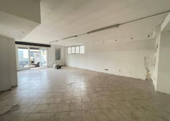 Foto 1 - Warehouse Viale Borri
162, Varese - photo 1