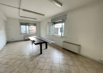 Foto 4 - Warehouse Viale Borri
162, Varese - photo 4