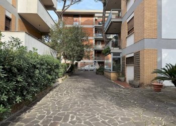 Cortile interno - Quadrilocale via Francesco Ripandelli, Roma - foto 35