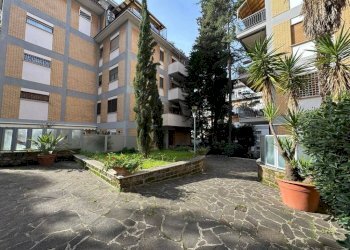 Cortile interno - Quadrilocale via Francesco Ripandelli, Roma - foto 1