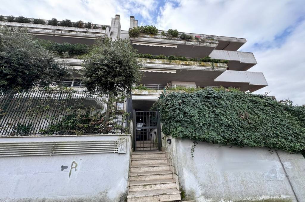 Facciata - Bilocale via Nino Berrini, Roma - foto 1