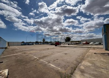 Vista dell\'acqua - Capannone Strada Provinciale 86, San Pietro Vernotico - foto 4