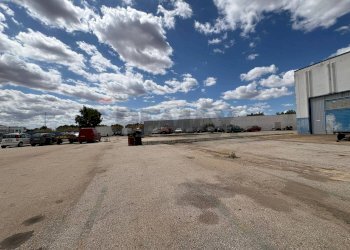 Vista dell\'acqua - Capannone Strada Provinciale 86, San Pietro Vernotico - foto 5