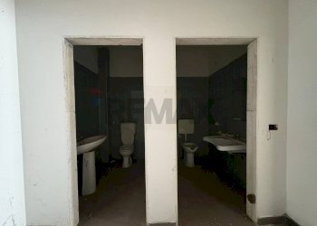 Bagno - Capannone Strada Provinciale 86, San Pietro Vernotico - foto 14