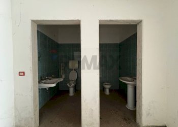 Bagno - Capannone Strada Provinciale 86, San Pietro Vernotico - foto 17