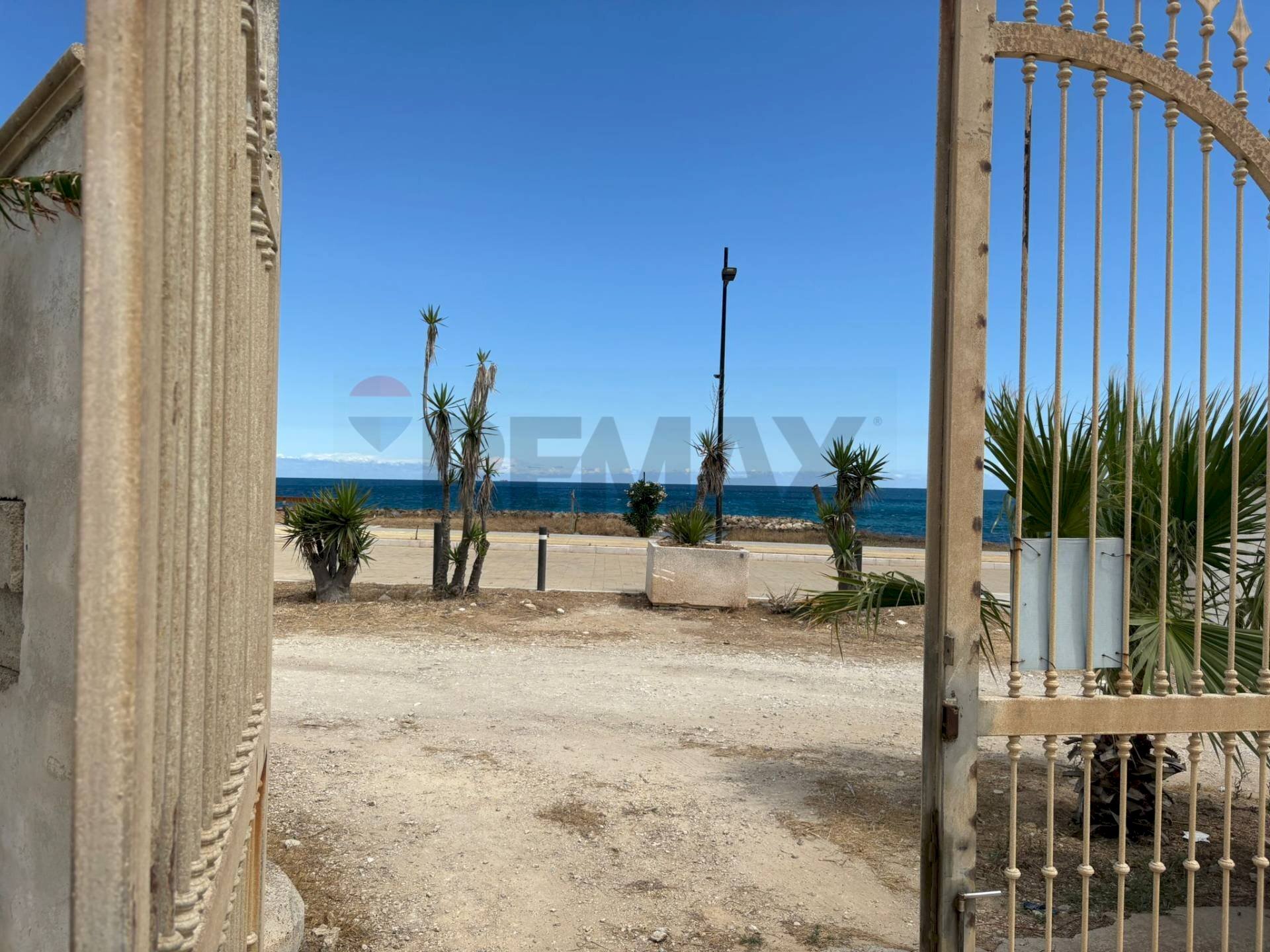 Vista dell\'acqua - Terreno edificabile Via Madonna di Galiano, Torchiarolo - foto 1