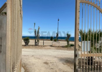 Vista dell\'acqua - Terreno edificabile Via Madonna di Galiano, Torchiarolo - foto 1