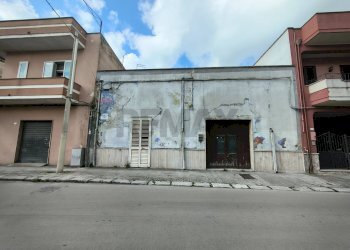 Edificio all\'aperto - Casa indipendente Via Giuseppe Grassi
 
3/5, San Donaci - foto 8