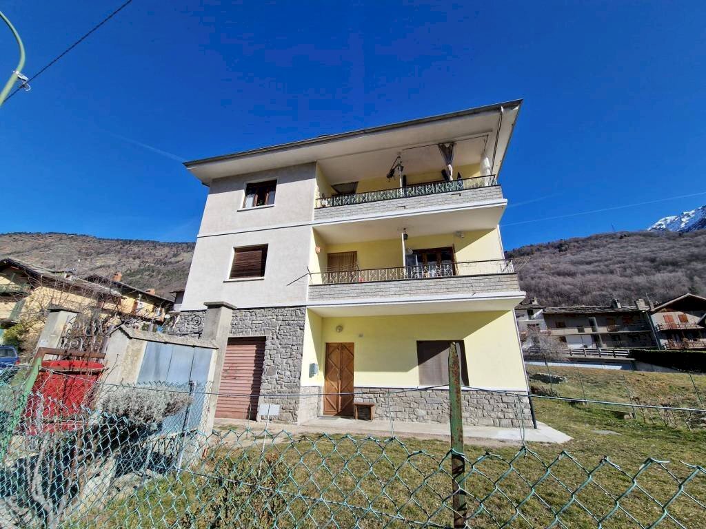 Facciata - Two-room apartment Roure - photo 2