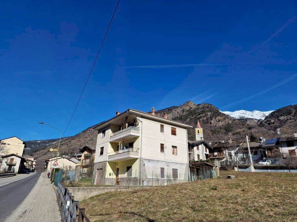Facciata - Two-room apartment Roure - photo 1