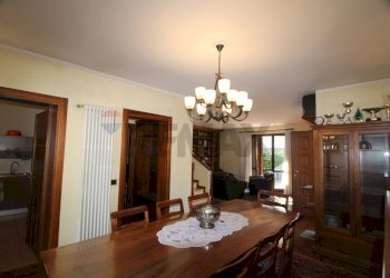 Sala da pranzo - Semi-detached house Via Della Musia
 
25, Brescia - photo 7