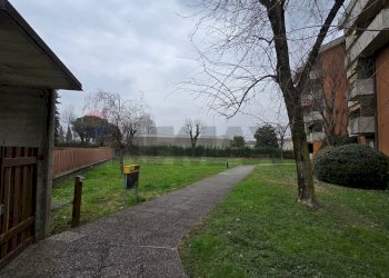 Giardino - Monolocale Via Tirandi
 
26, Brescia - foto 9