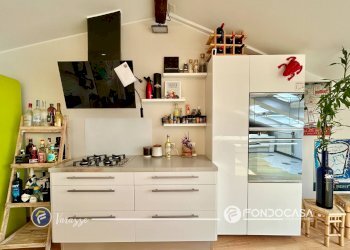 Foto 3 - Quadrilocale Via SAnt'ambrogio
 
35, Varazze - foto 3