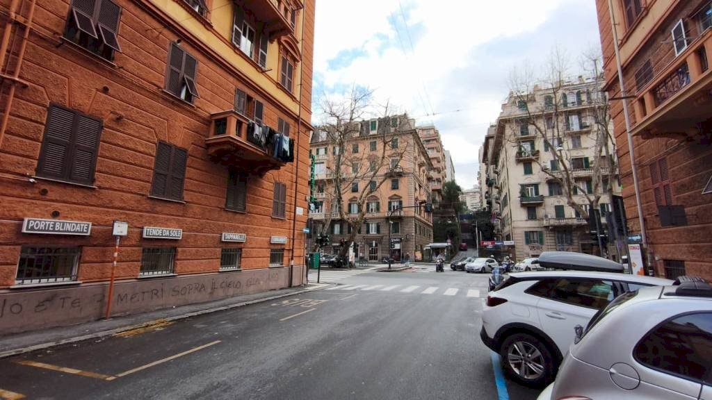 Zona - Magazzino via Bonifacio, Genova (zona Marassi) - foto 3