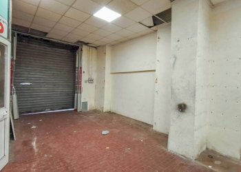 Interno non residenziale - Magazzino via Bonifacio, Genova (zona Marassi) - foto 6