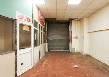 Interno non residenziale - Magazzino via Bonifacio, Genova (zona Marassi) - foto 7