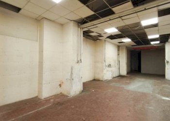 Interno non residenziale - Magazzino via Bonifacio, Genova (zona Marassi) - foto 10