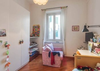 Camera da letto - Quadrilocale via Bonifacio, Genova (zona Marassi) - foto 18