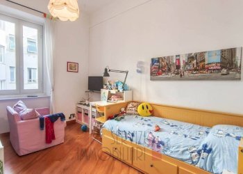 Camera da letto - Quadrilocale via Bonifacio, Genova (zona Marassi) - foto 22