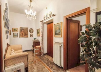 Corridoio - Trilocale via Pietro Paleocapa, Genova (zona Castelletto) - foto 2