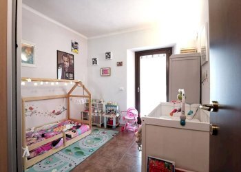 Camera da letto - Three-room apartment via Roma, 93, Rubiana - photo 32