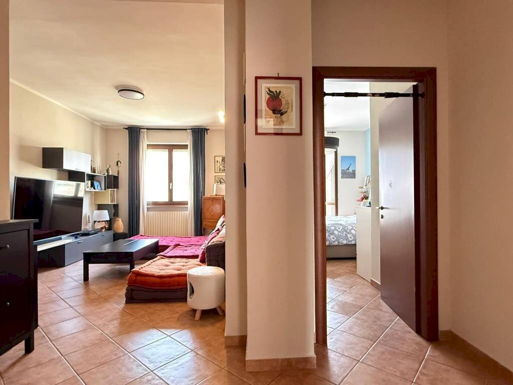 Corridoio - Trilocale via Osasco, 97, Torino (zona San Paolo) - foto 2