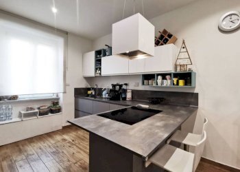 Cucina - Quadrilocale via Le Chiuse, 50, Torino (zona San Donato) - foto 10