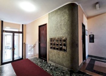 Interno palazzo - Quadrilocale via Le Chiuse, 50, Torino (zona San Donato) - foto 30