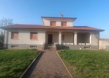 Facciata - Villa via Vittorio Emanuele II, Calliano - foto 3