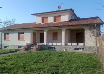 Facciata - Villa via Vittorio Emanuele II, Calliano - foto 12
