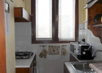 Cucina - Three-room apartment via 28 Aprile, 21, Cuneo (neighborhood Centro) - photo 8