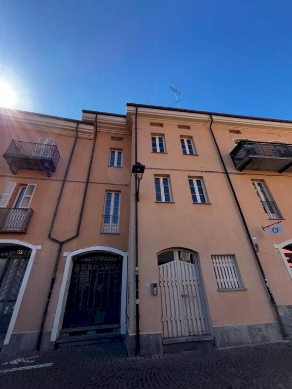 Facciata - One-room apartment piazza Boves, 2, Cuneo (neighborhood Centro) - photo 1