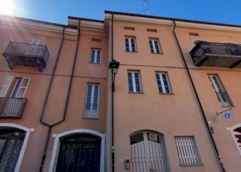 Facciata - Monolocale piazza Boves, 2, Cuneo (zona Centro) - foto 1