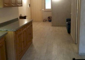 Cucina - Bilocale via Roma, 26, Cuneo (zona Centro) - foto 3