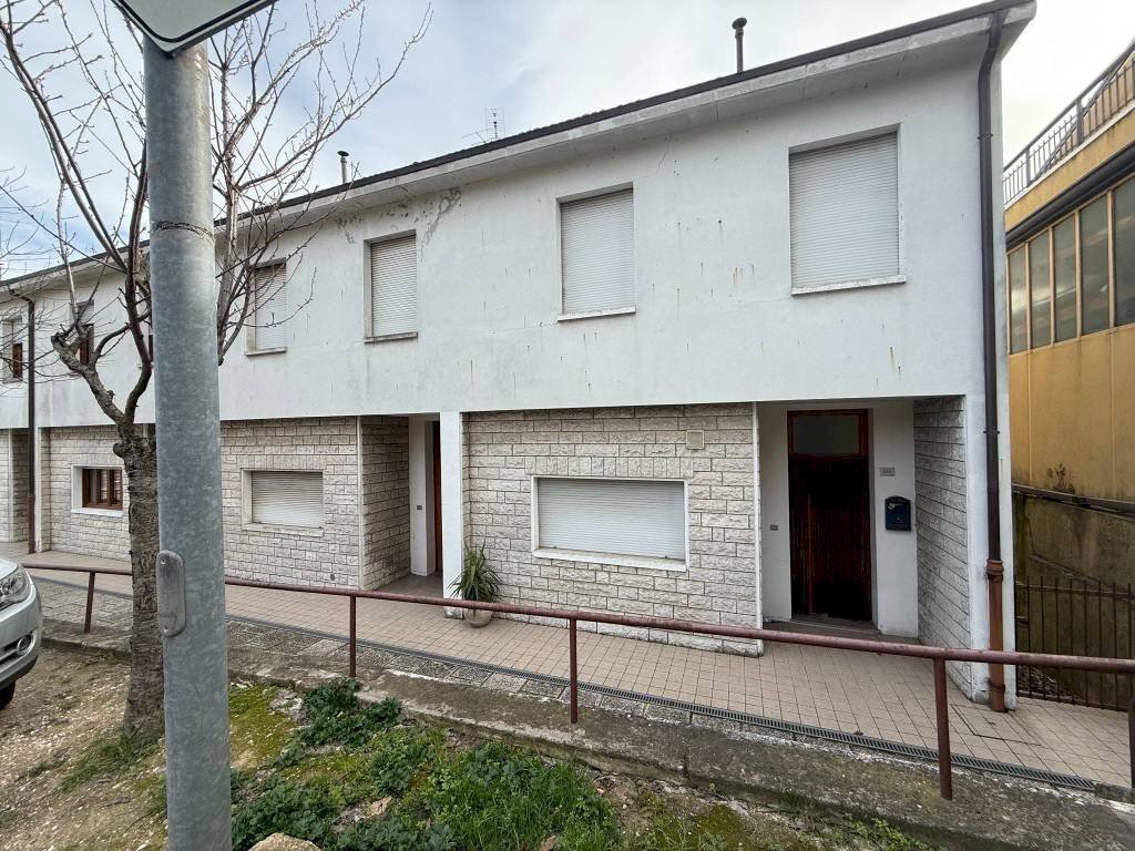 Facciata - Villa a Schiera via Roma, Saludecio - foto 1