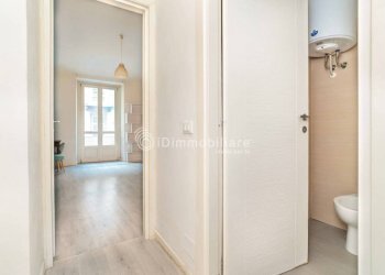 Corridoio - Two-room apartment via Claudio Luigi Berthollet, 27, Torino (neighborhood San Salvario) - photo 6