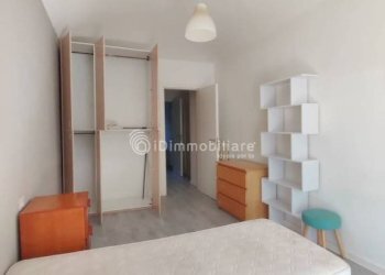 Camera da letto - Two-room apartment via Claudio Luigi Berthollet, 27, Torino (neighborhood San Salvario) - photo 5