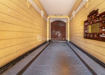 Interno palazzo - Two-room apartment via Claudio Luigi Berthollet, 27, Torino (neighborhood San Salvario) - photo 20