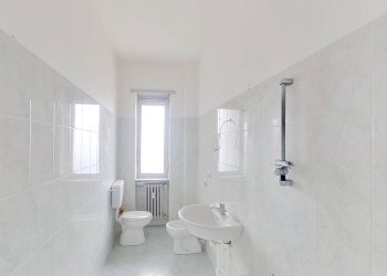 Bagno - Three-room apartment via Pastrengo, 35, Moncalieri - photo 5