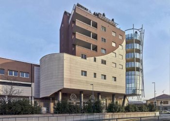 Facciata - Ufficio via Pastrengo, 2, Moncalieri - foto 10