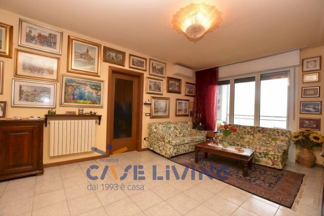 Foto 3 - Three-room apartment Via Giuseppe Mazzini
 
10, Rosate - photo 3