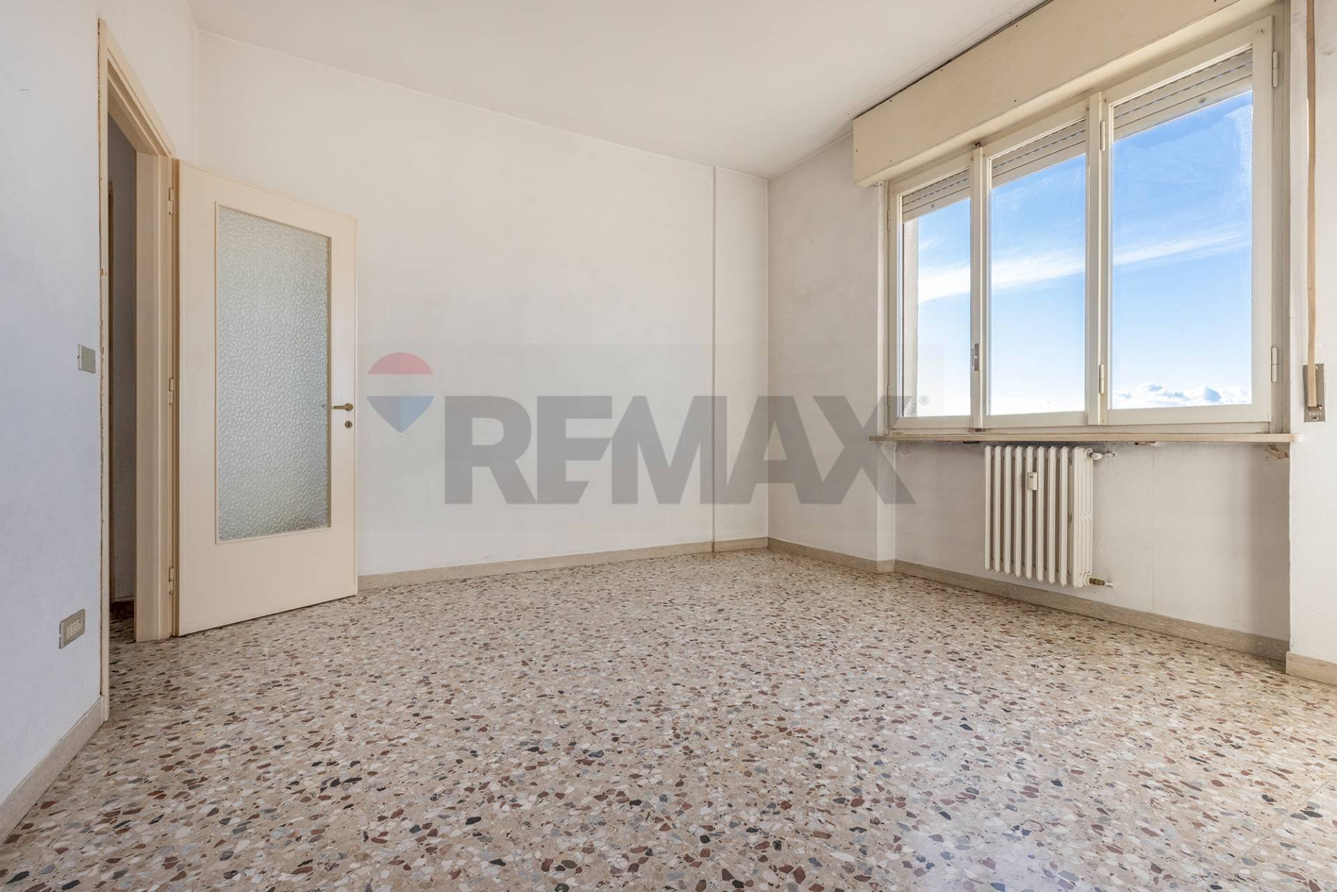 Stanza vuota - Trilocale Casorate Sempione - foto 2